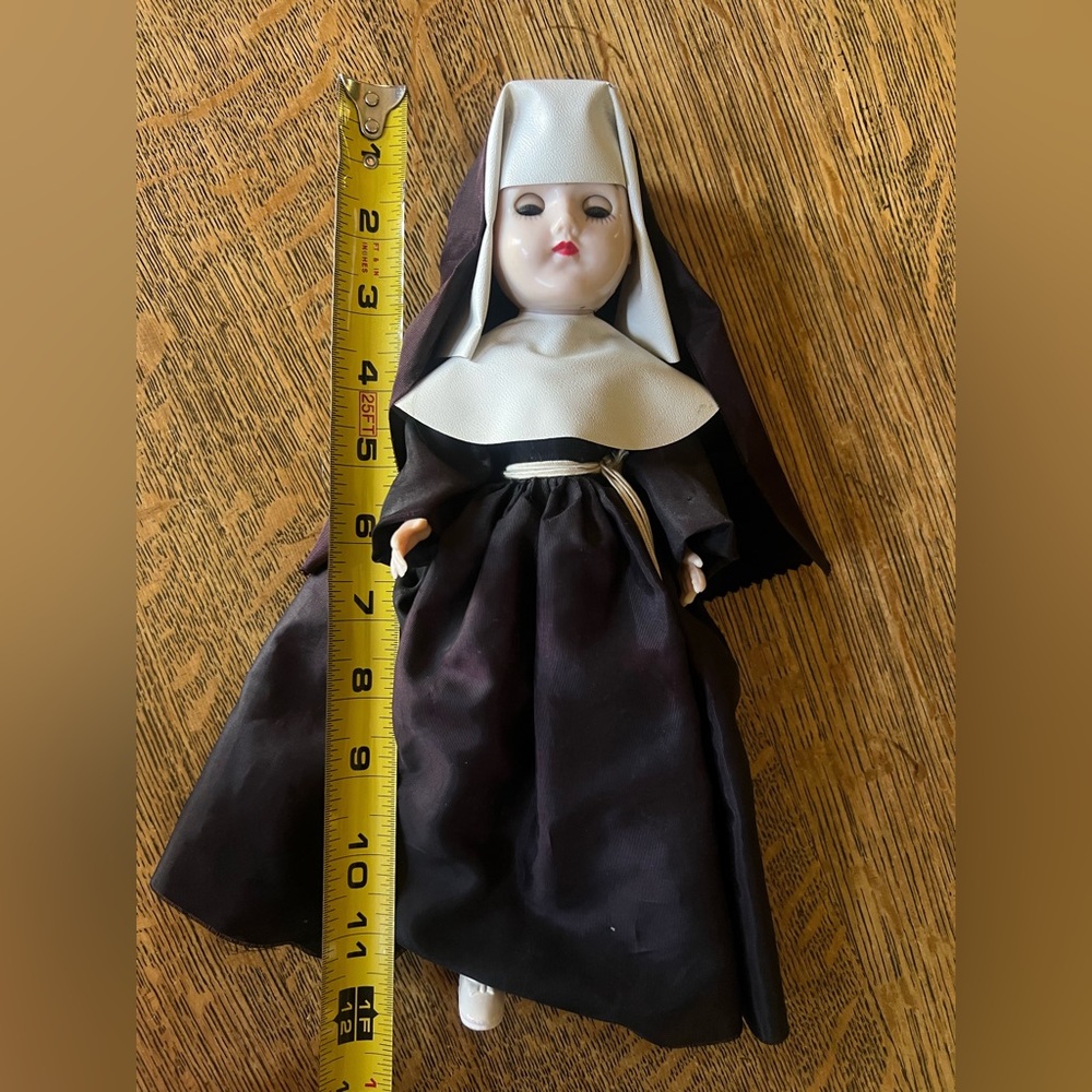 Vintage Nun Doll with Black and White Habit - Picture 2 of 5